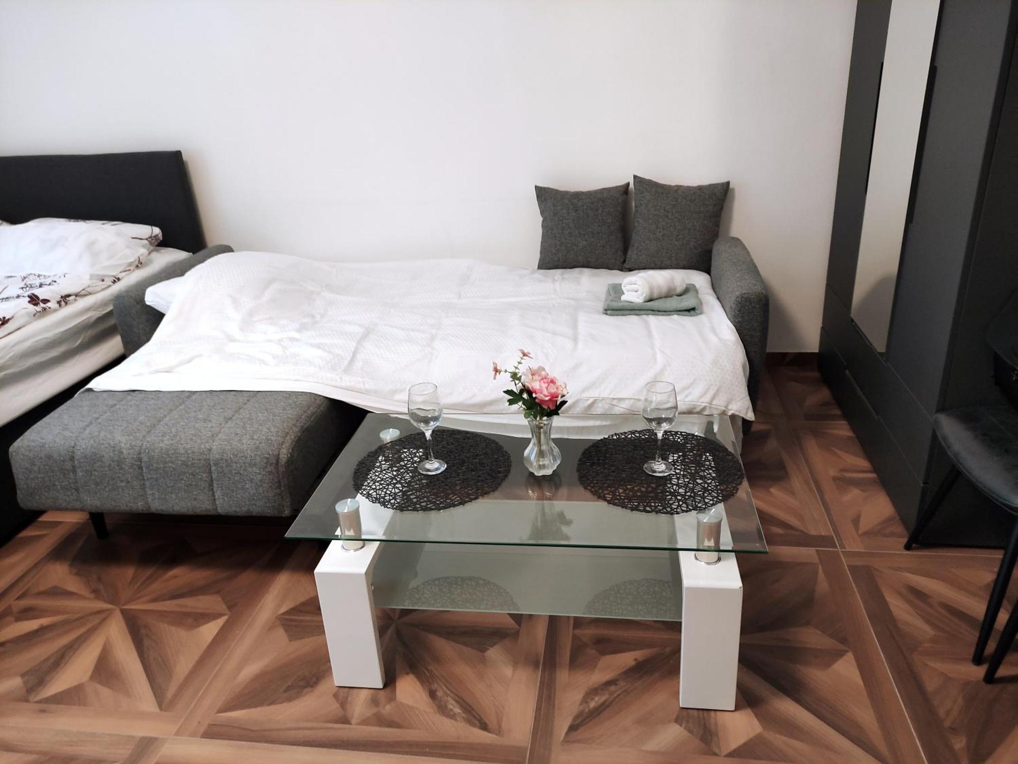 Apartman Vs